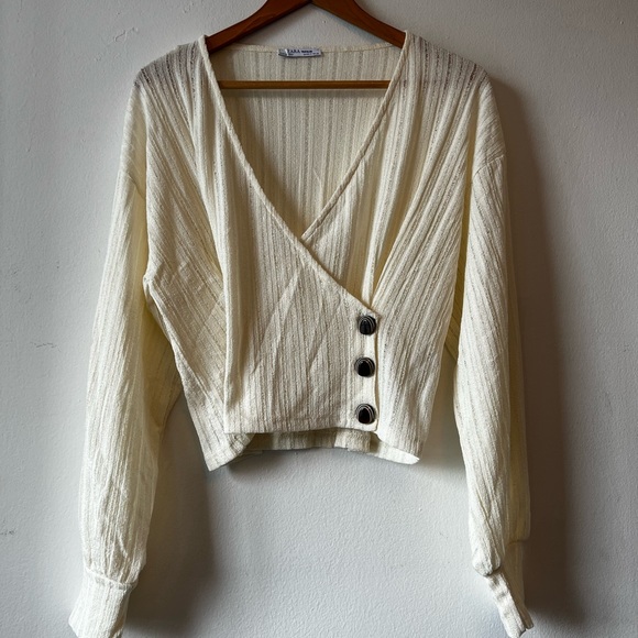 Zara Sweaters - Zara longsleeve sweater.